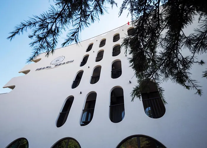 Pearl Beach Hotel & Resort