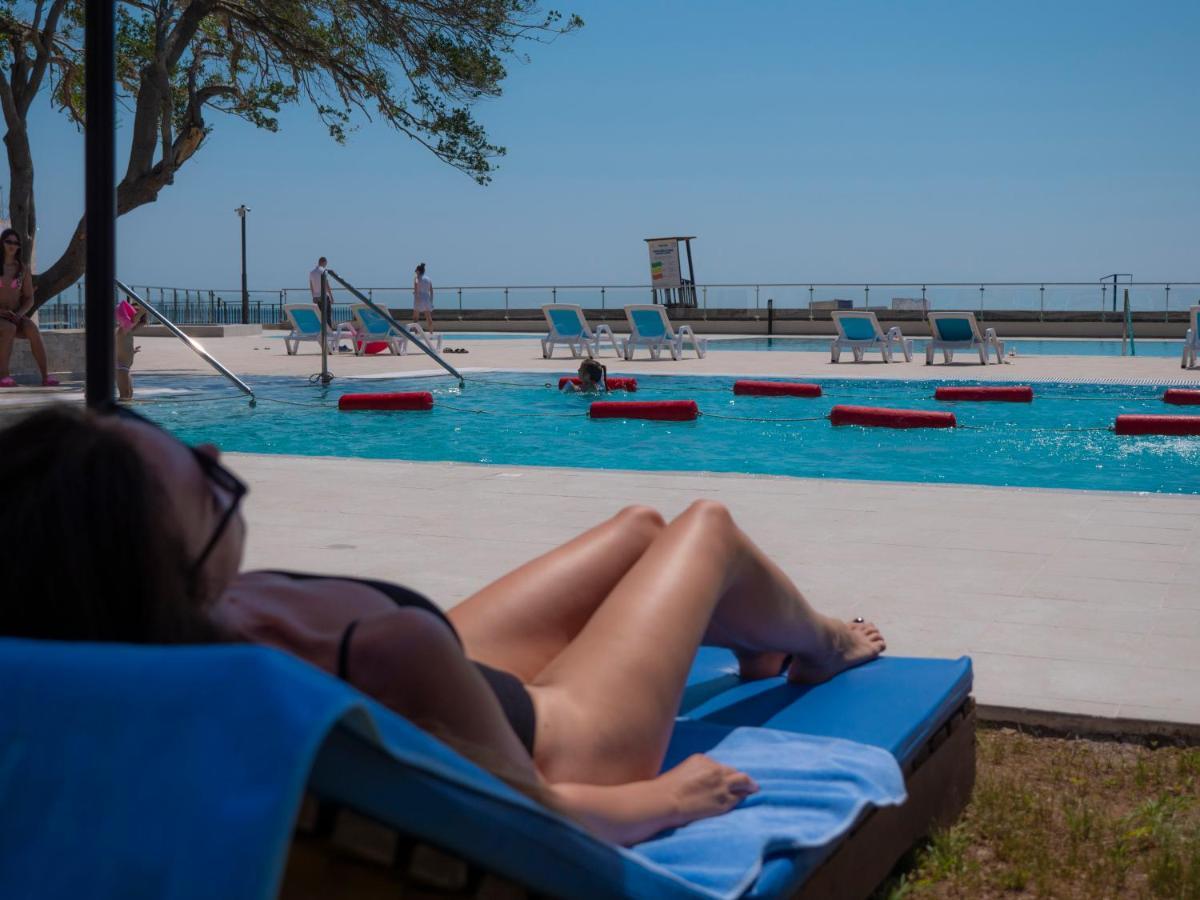 Hotel Pearl Beach & 4*