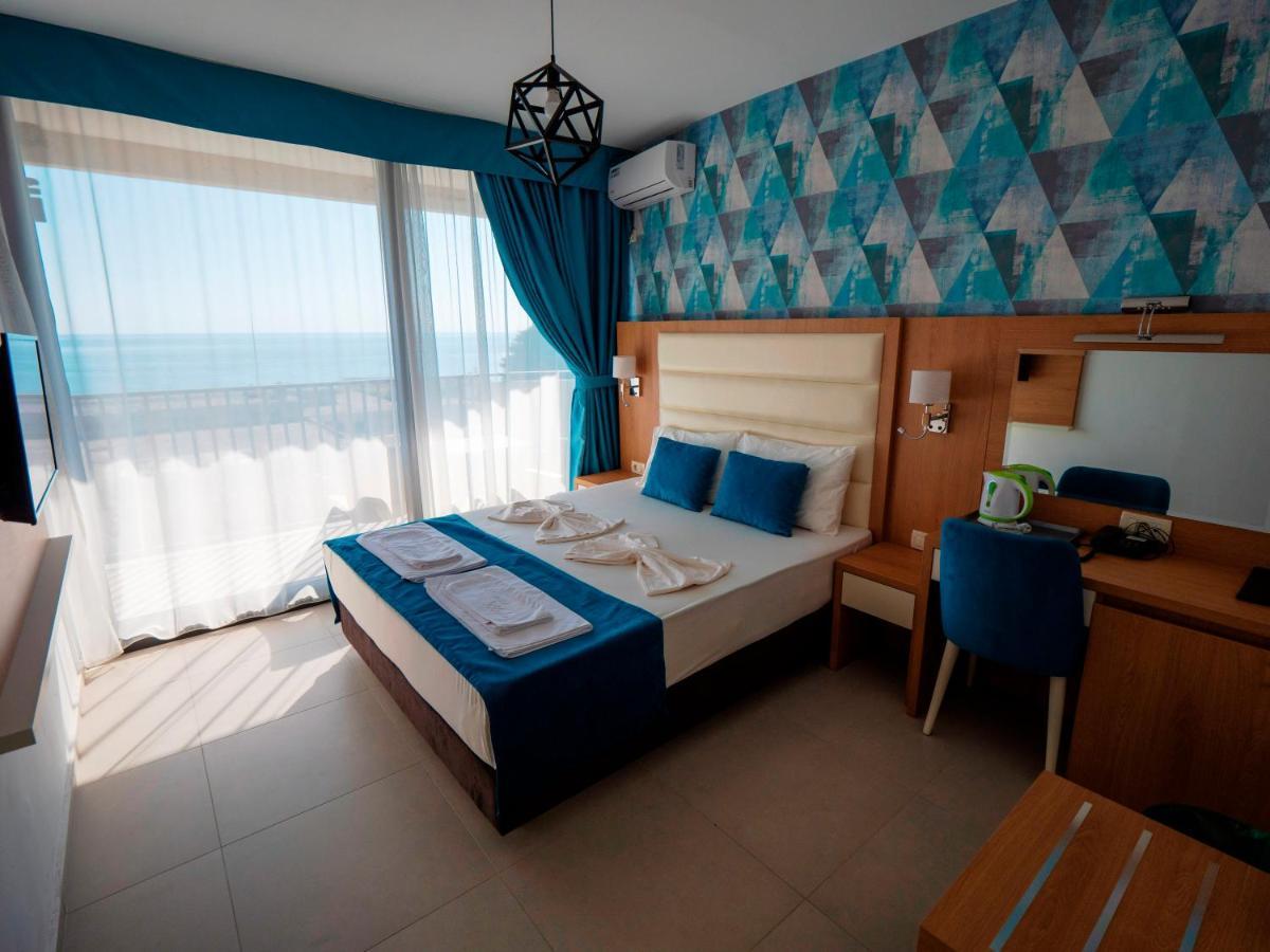 Pearl Beach & Hotel Čanj