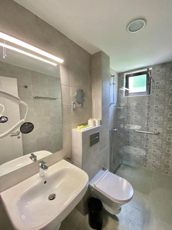 Hotel Pearl Beach & 4*
