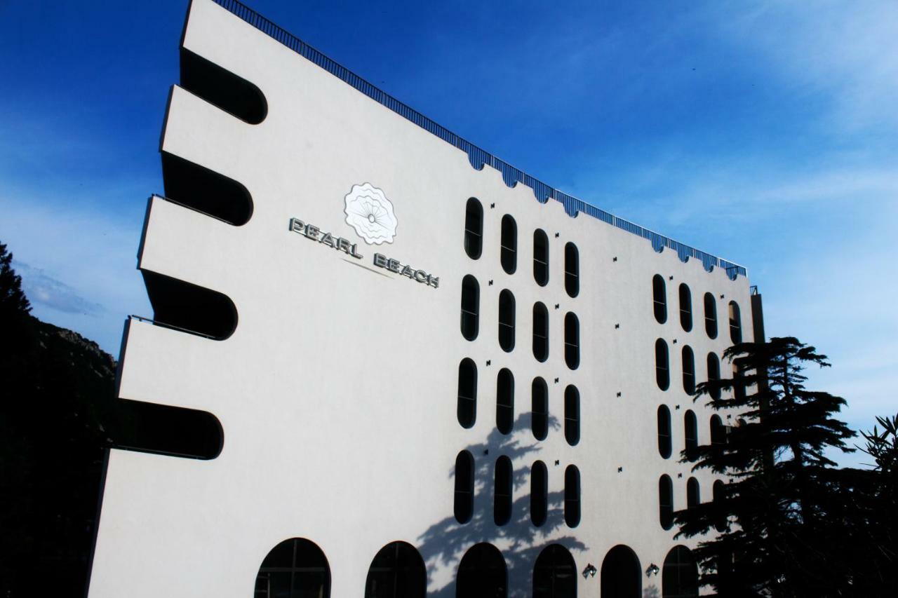 Pearl Beach & Hotel