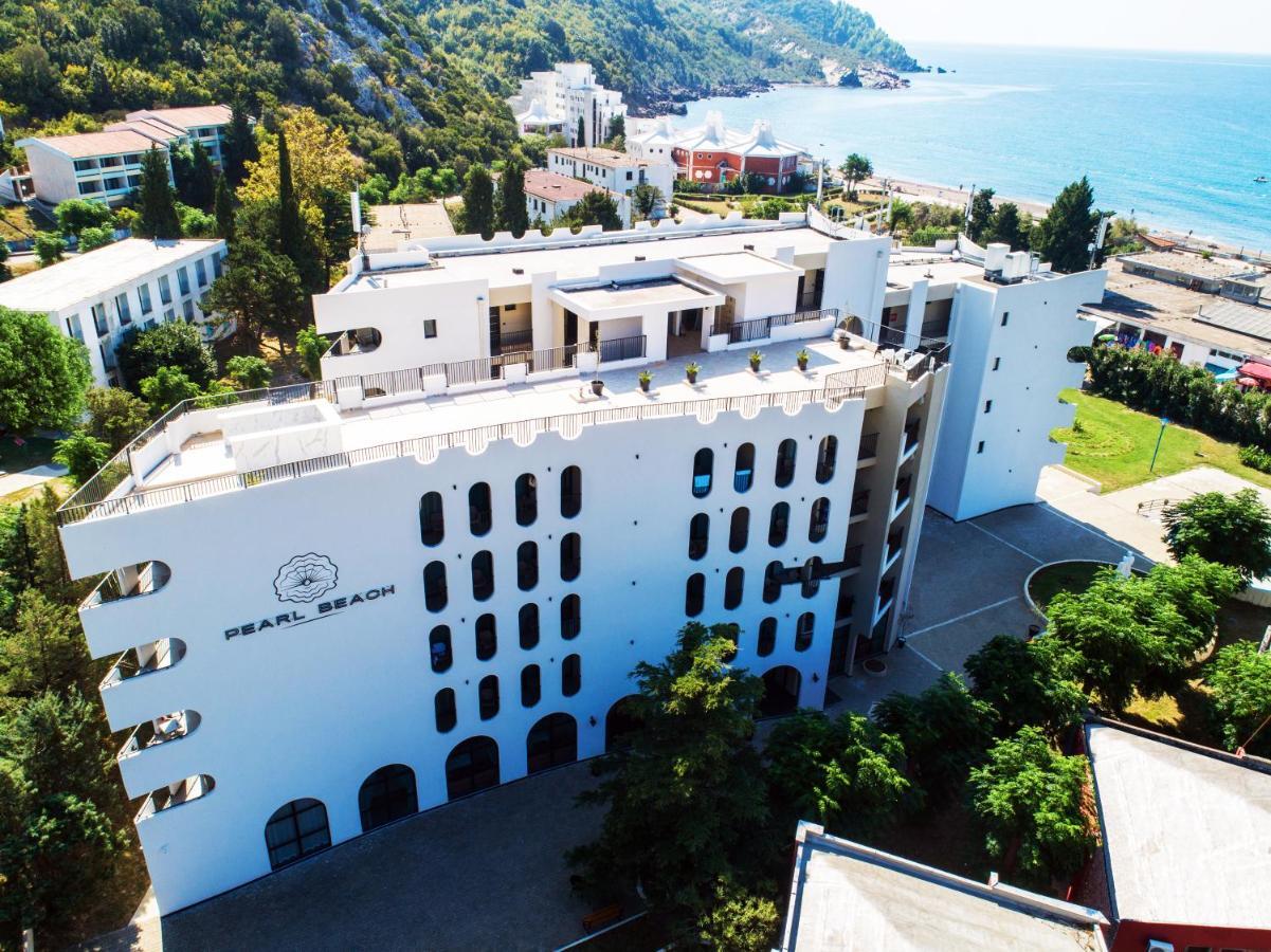 Pearl Beach & Hotel Čanj