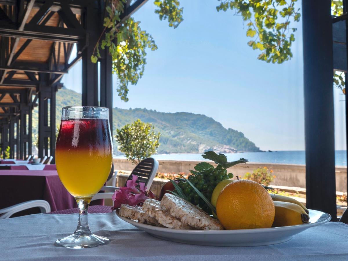 Pearl Beach & Čanj